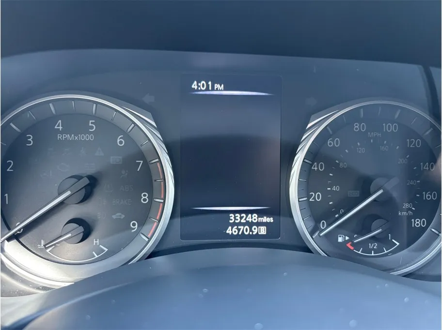 Infiniti Q50 photo 27