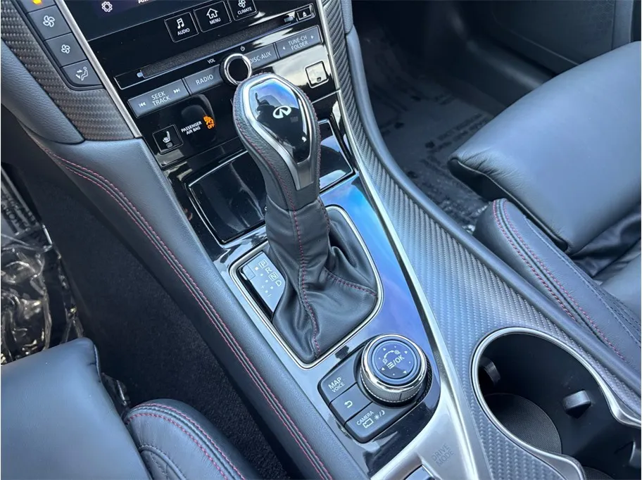 Infiniti Q50 photo 37