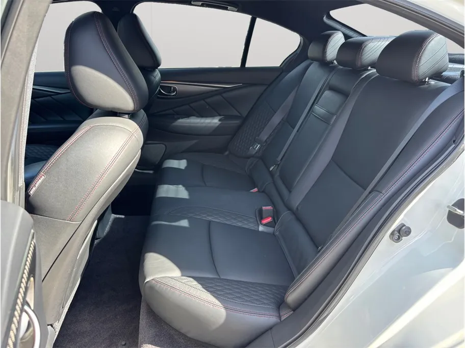 Infiniti Q50 photo 39