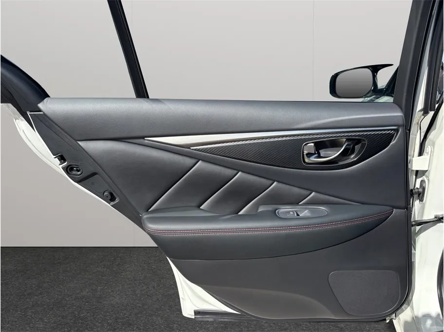 Infiniti Q50 photo 40