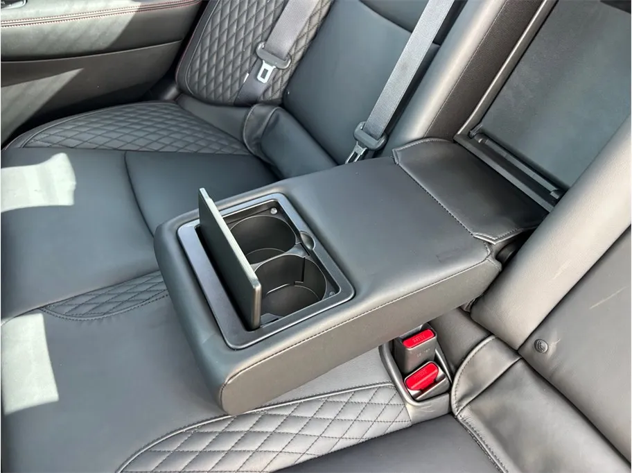 Infiniti Q50 photo 41