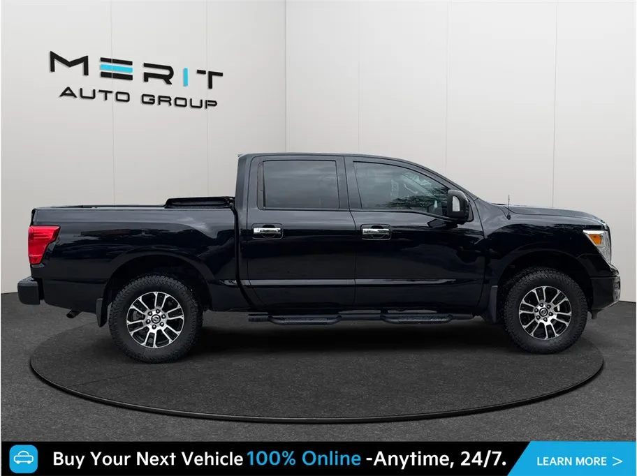 Nissan Titan photo 10