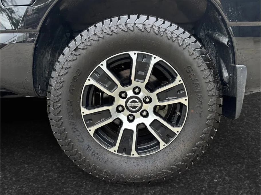 Nissan Titan photo 14
