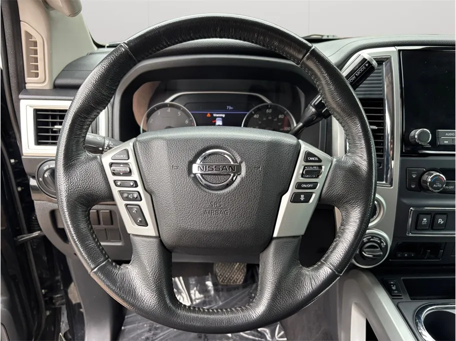 Nissan Titan photo 25