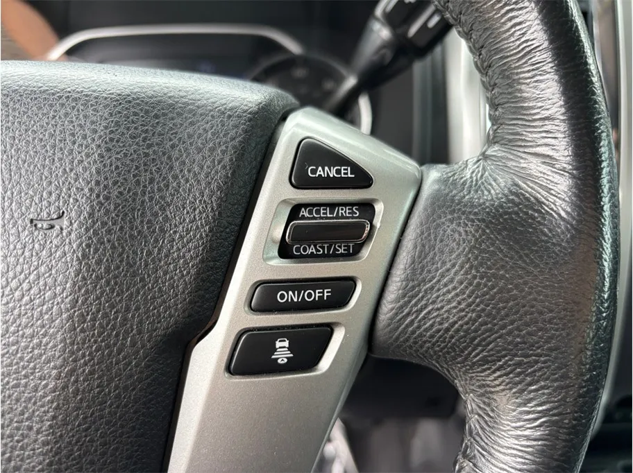 Nissan Titan photo 27