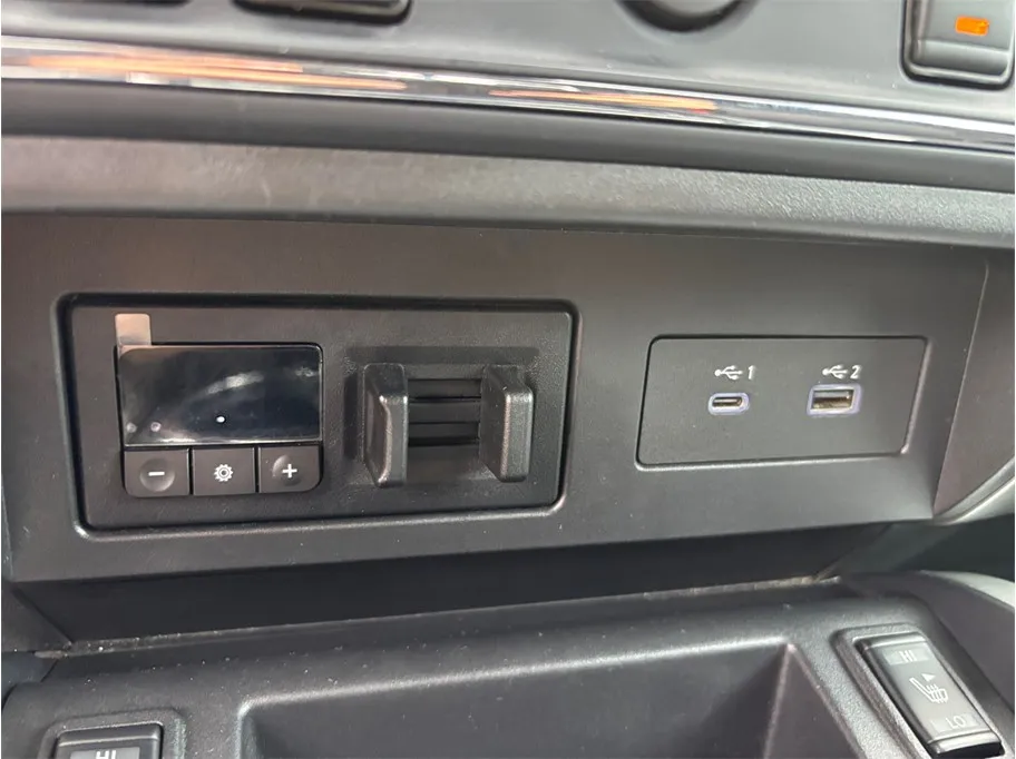 Nissan Titan photo 34