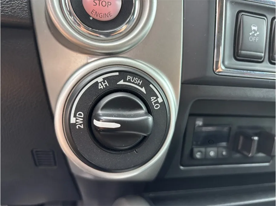 Nissan Titan photo 35