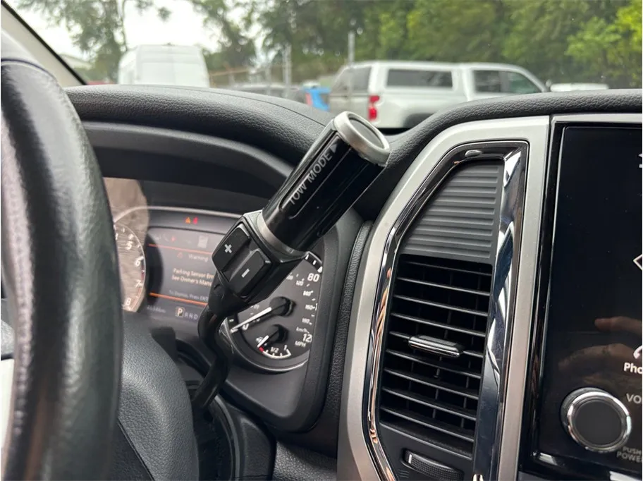 Nissan Titan photo 37