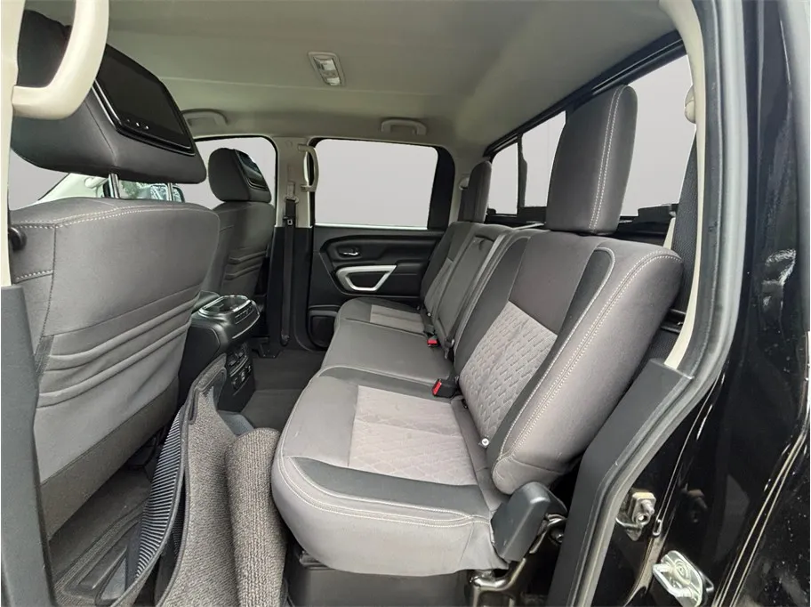 Nissan Titan photo 38