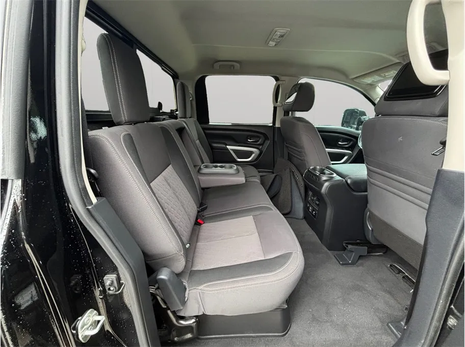 Nissan Titan photo 43