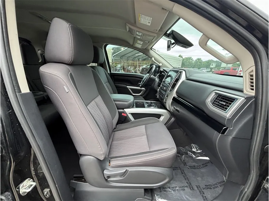 Nissan Titan photo 44