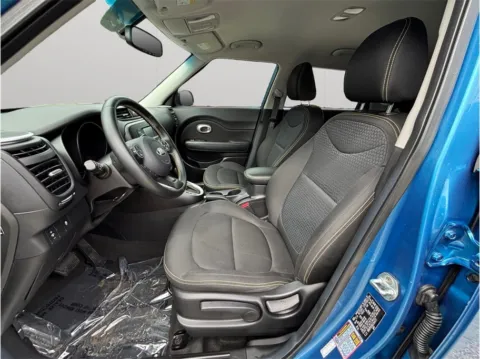 Photos of 2016 Kia Soul + Wagon 4D for sale in Jacksonville, FL at Merit Auto Group Atlantic