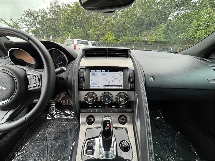 Jaguar F-TYPE photo 11