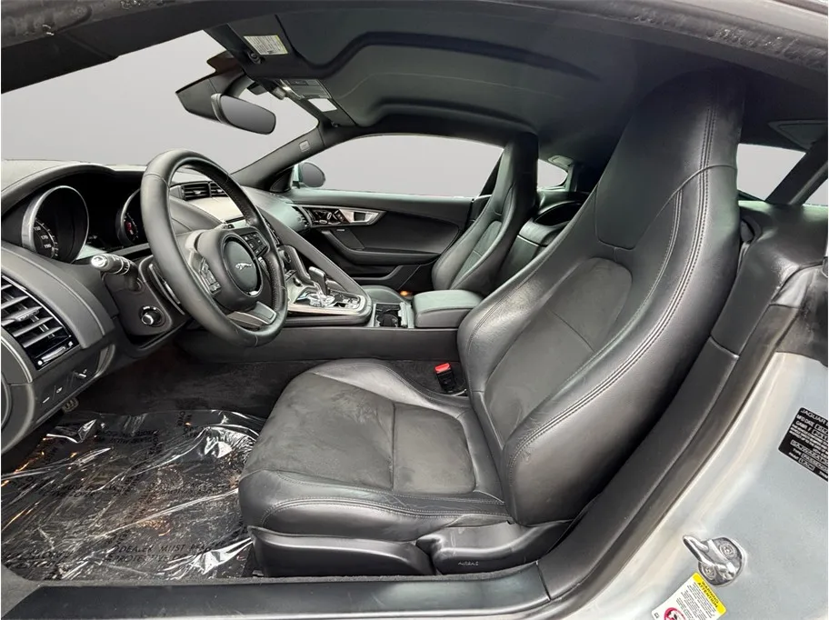 Jaguar F-TYPE photo 2