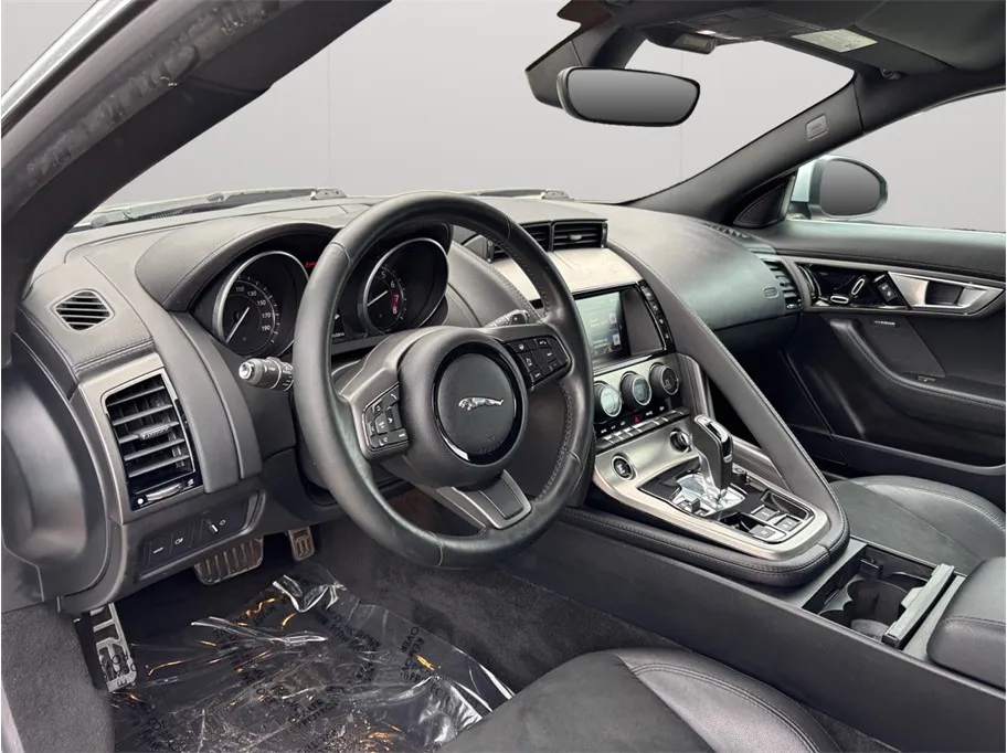 Jaguar F-TYPE photo 6