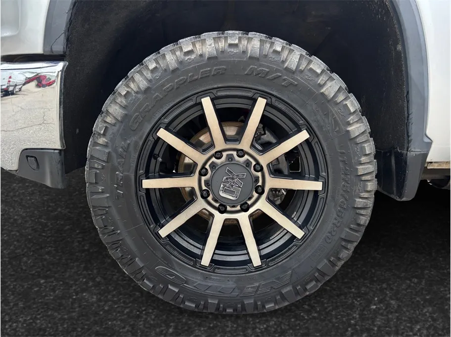 Chevrolet Silverado photo 12