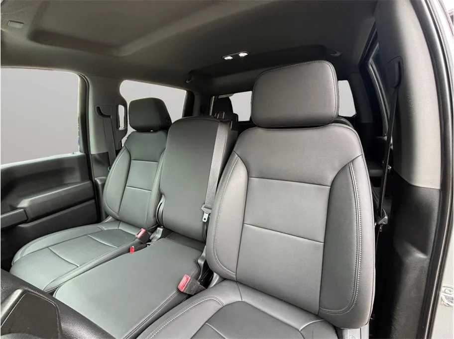 Chevrolet Silverado photo 17