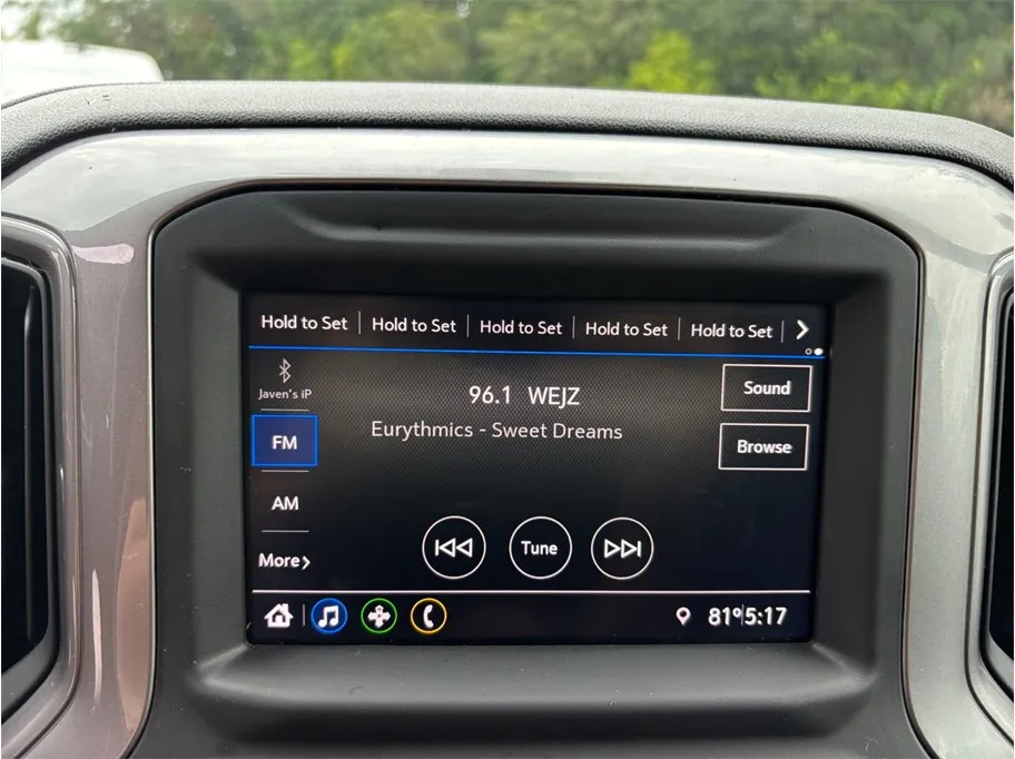 Chevrolet Silverado photo 23