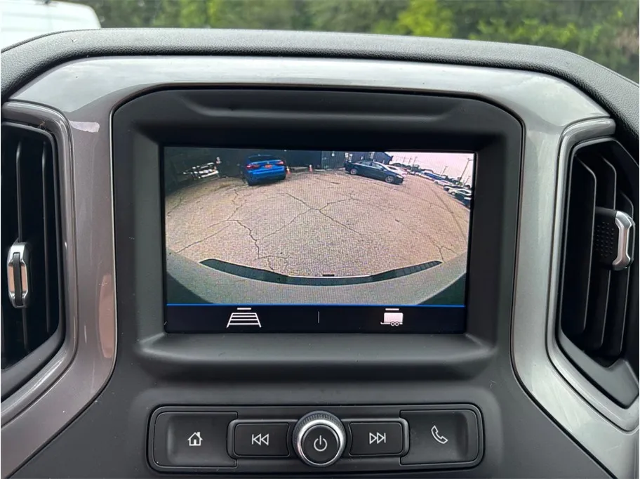 Chevrolet Silverado photo 24