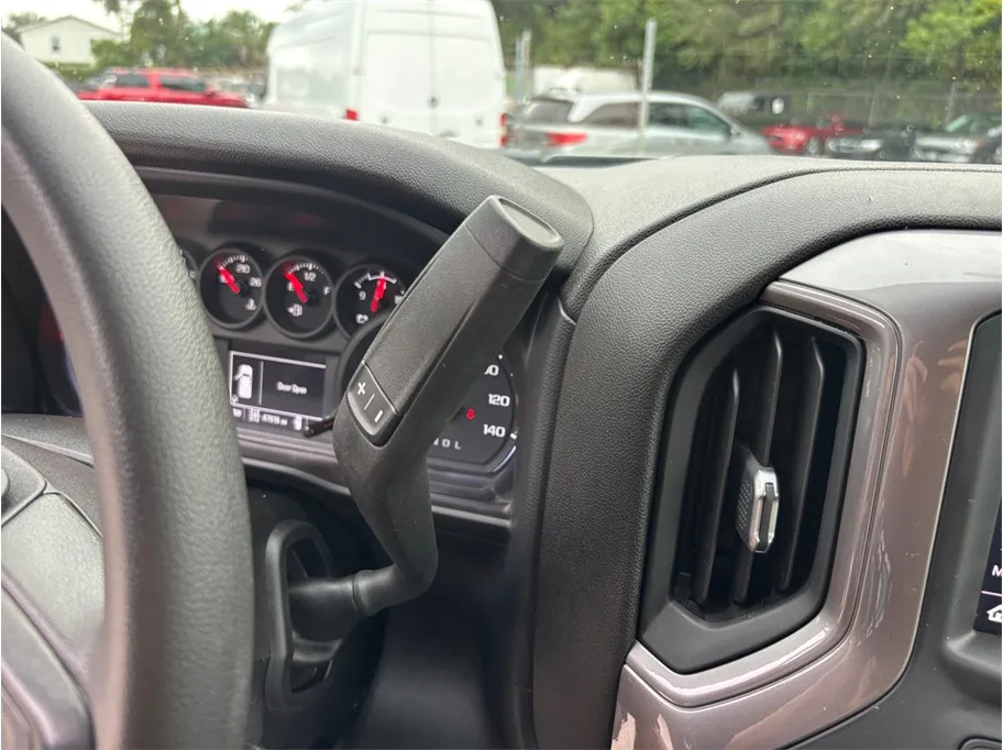 Chevrolet Silverado photo 30