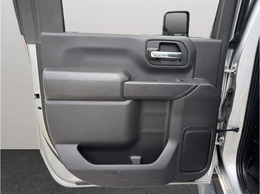 Chevrolet Silverado photo 32