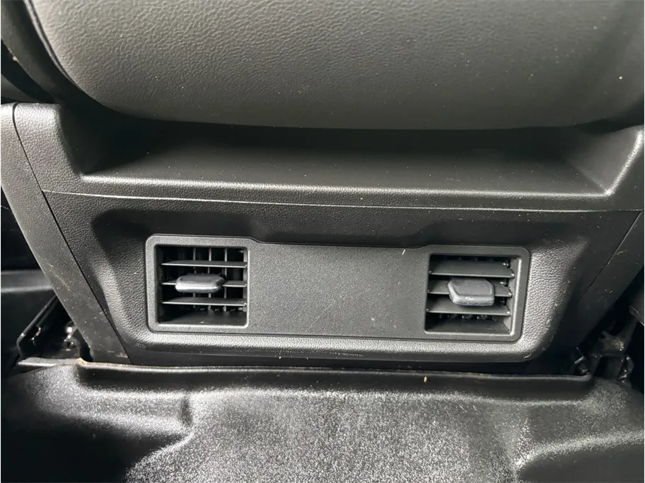 Chevrolet Silverado photo 33