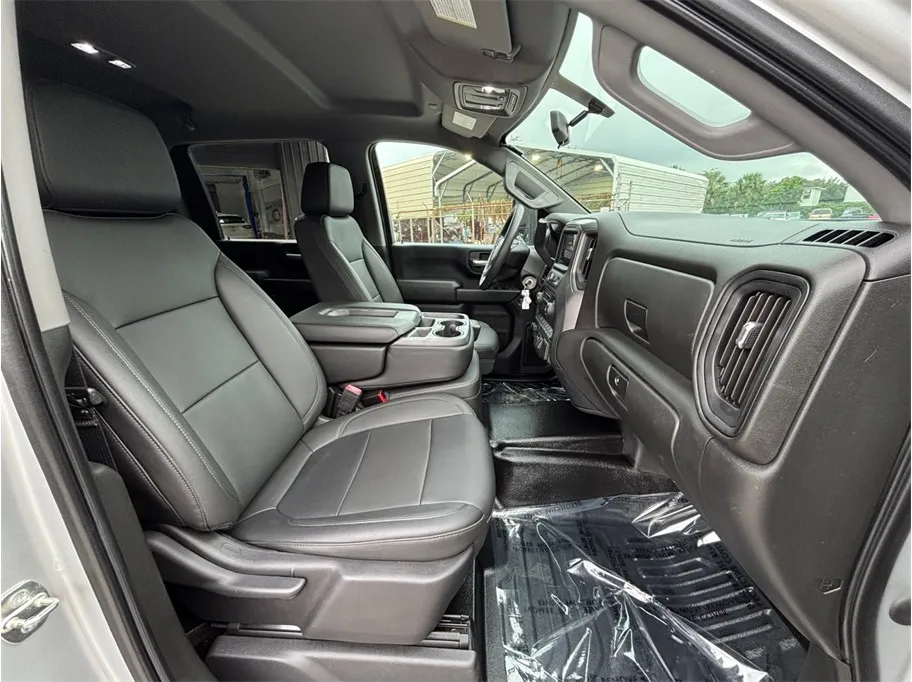 Chevrolet Silverado photo 35