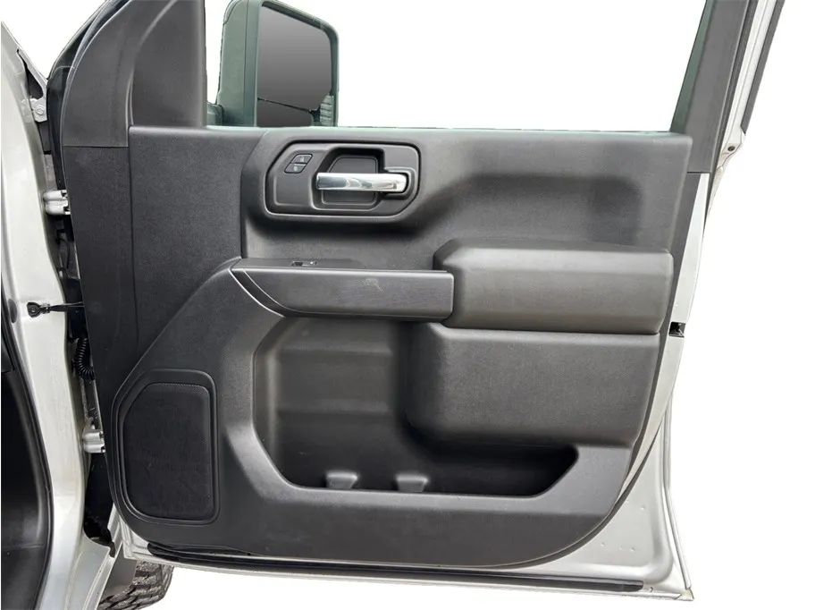 Chevrolet Silverado photo 36