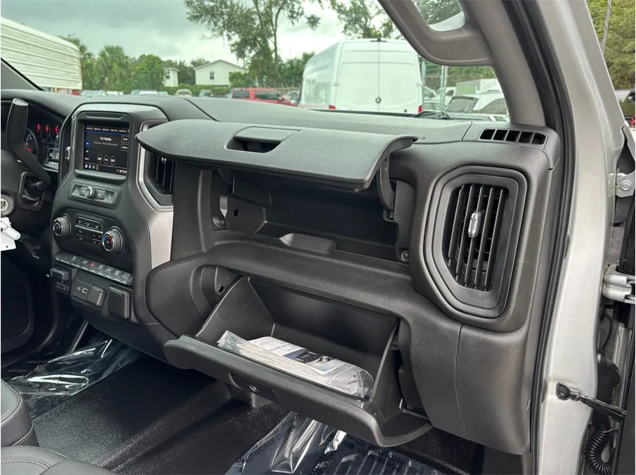 Chevrolet Silverado photo 37