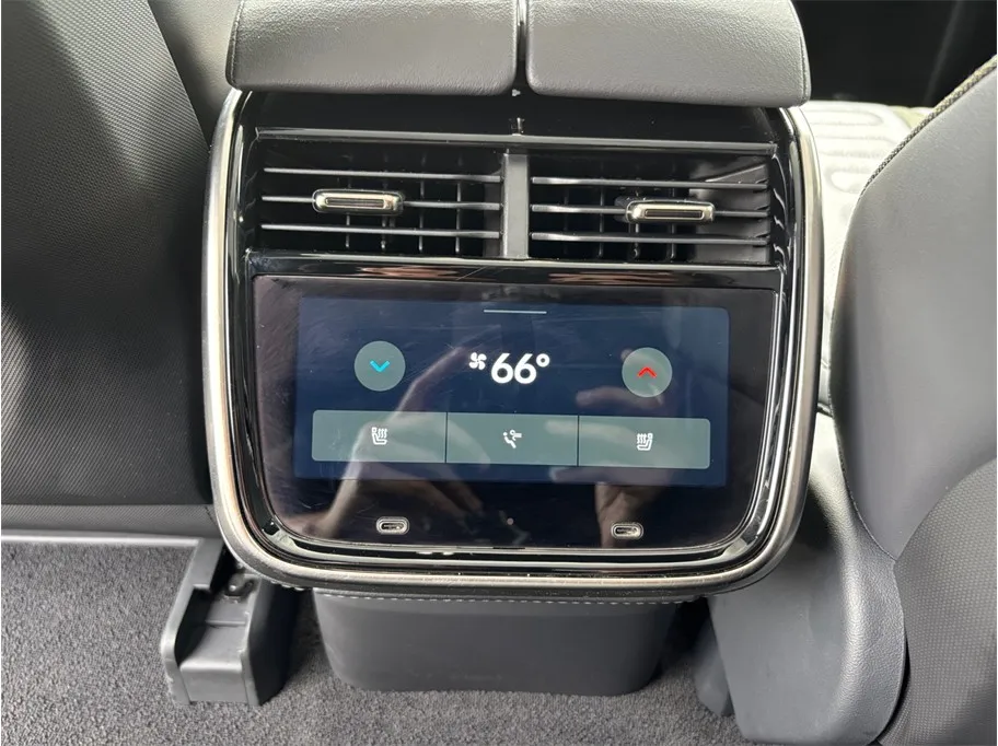 Rivian R1T photo 35