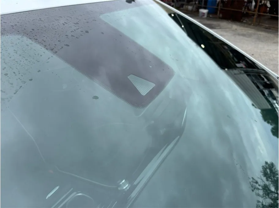 Chrysler Pacifica photo 12