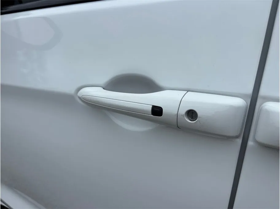 Chrysler Pacifica photo 17