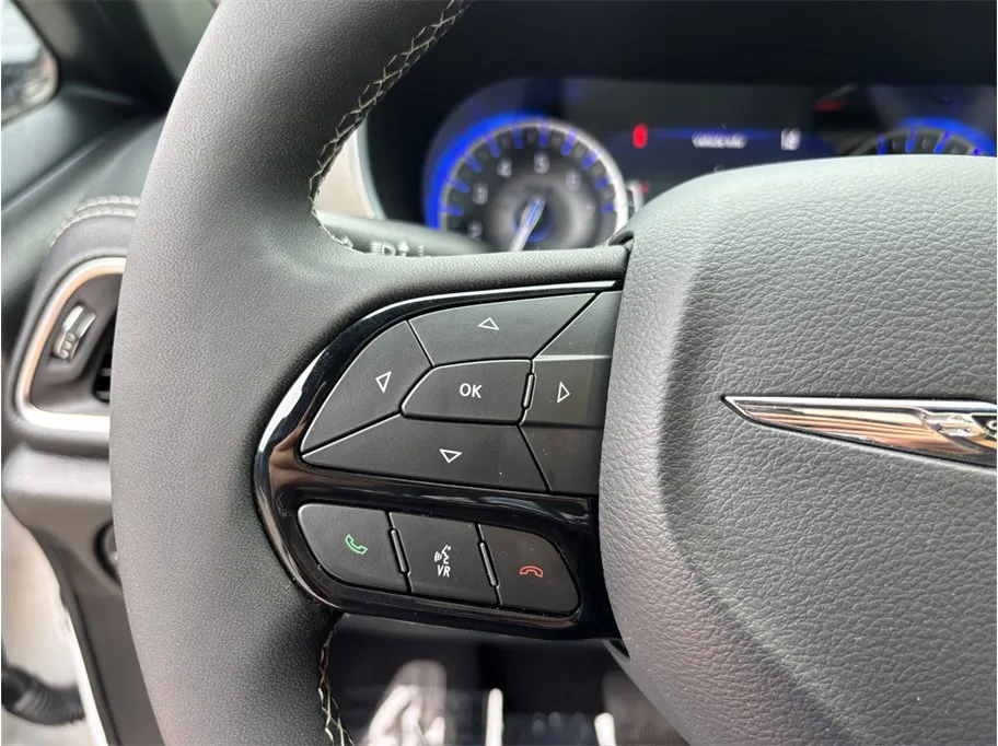 Chrysler Pacifica photo 27