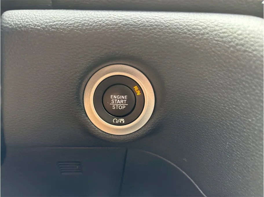 Chrysler Pacifica photo 29