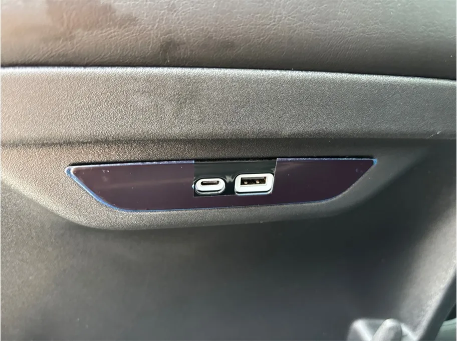Chrysler Pacifica photo 42
