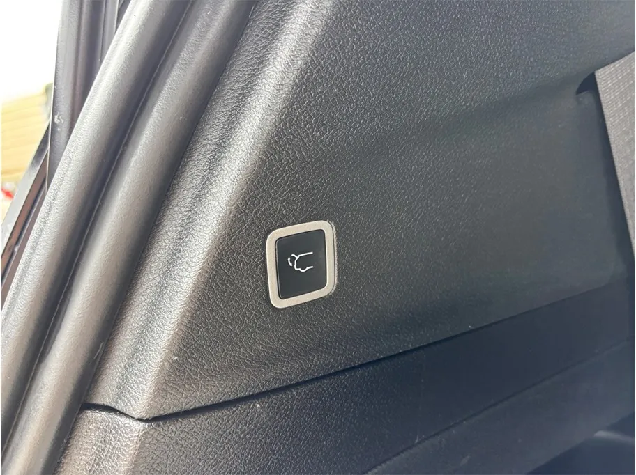 Chrysler Pacifica photo 50