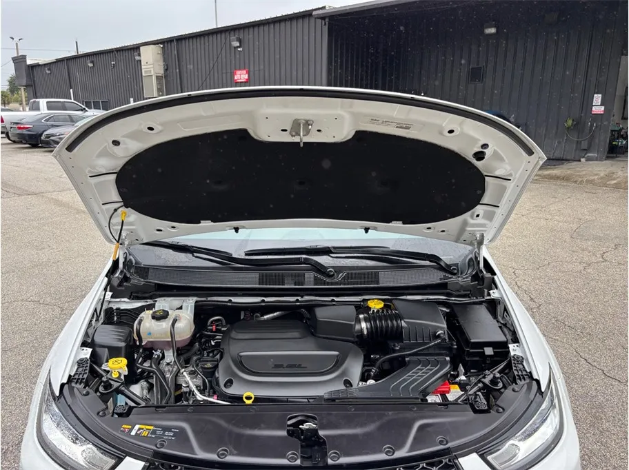 Chrysler Pacifica photo 51