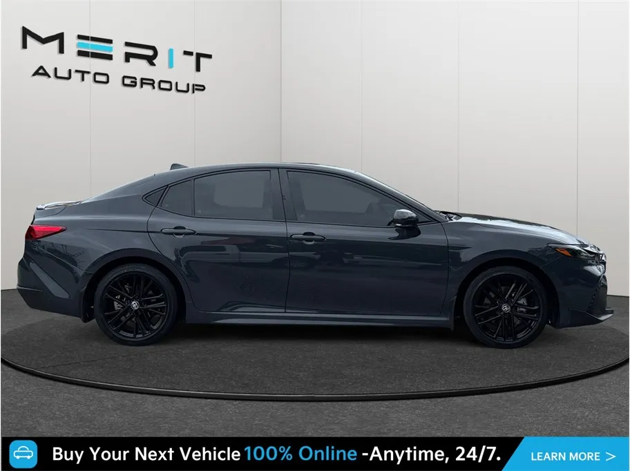 Toyota Camry photo 10