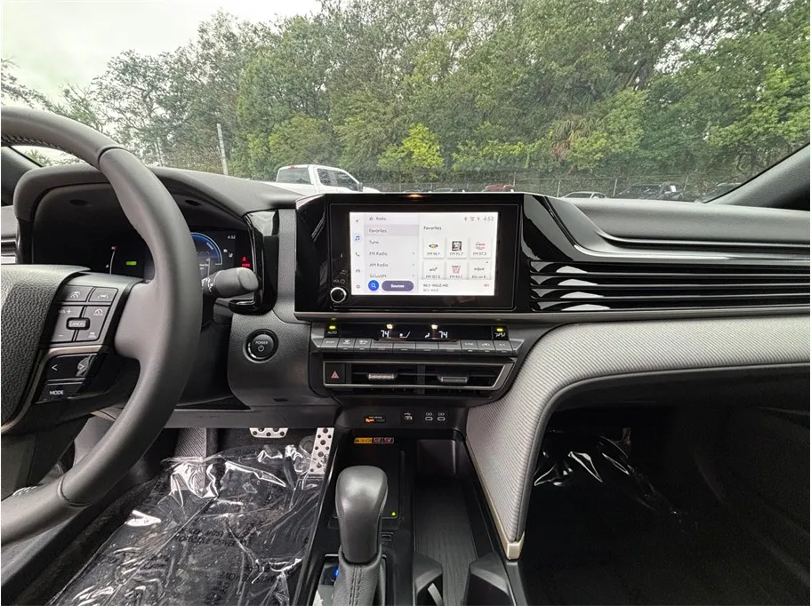 Toyota Camry photo 11