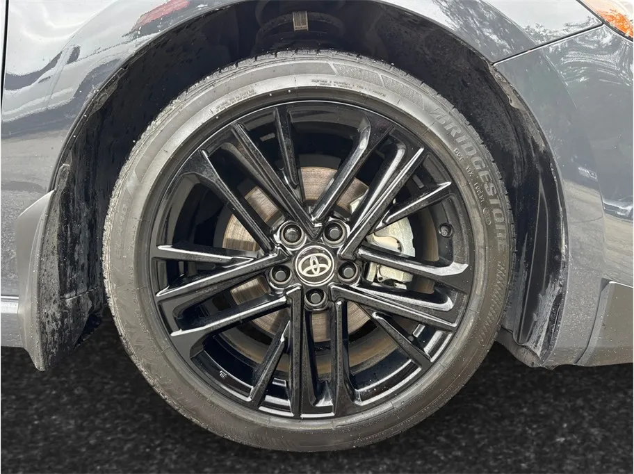 Toyota Camry photo 13