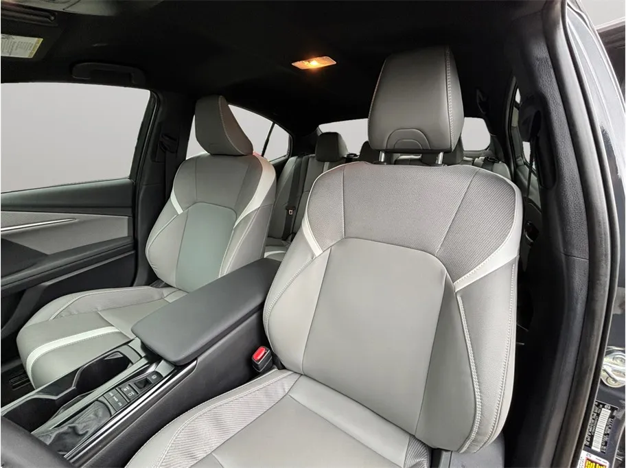 Toyota Camry photo 16