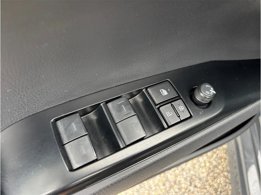 Toyota Camry photo 19