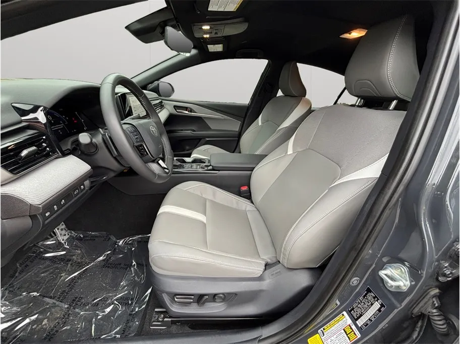 Toyota Camry photo 2