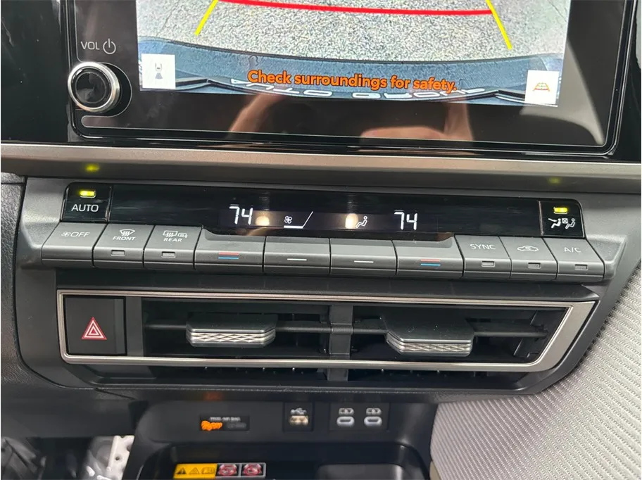Toyota Camry photo 27