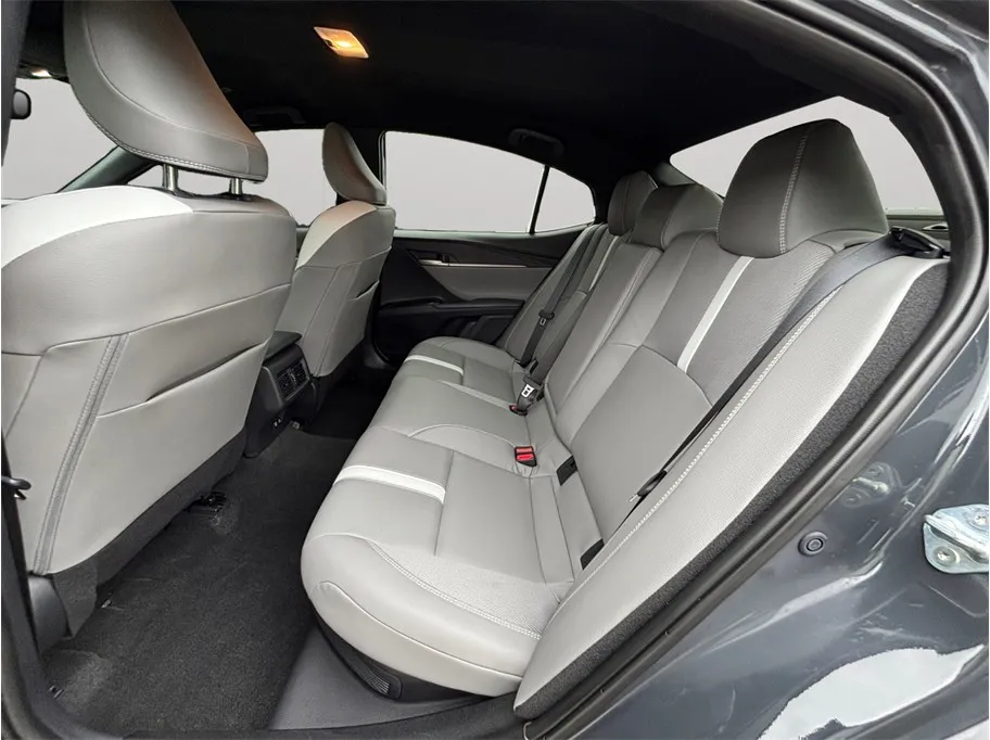 Toyota Camry photo 31