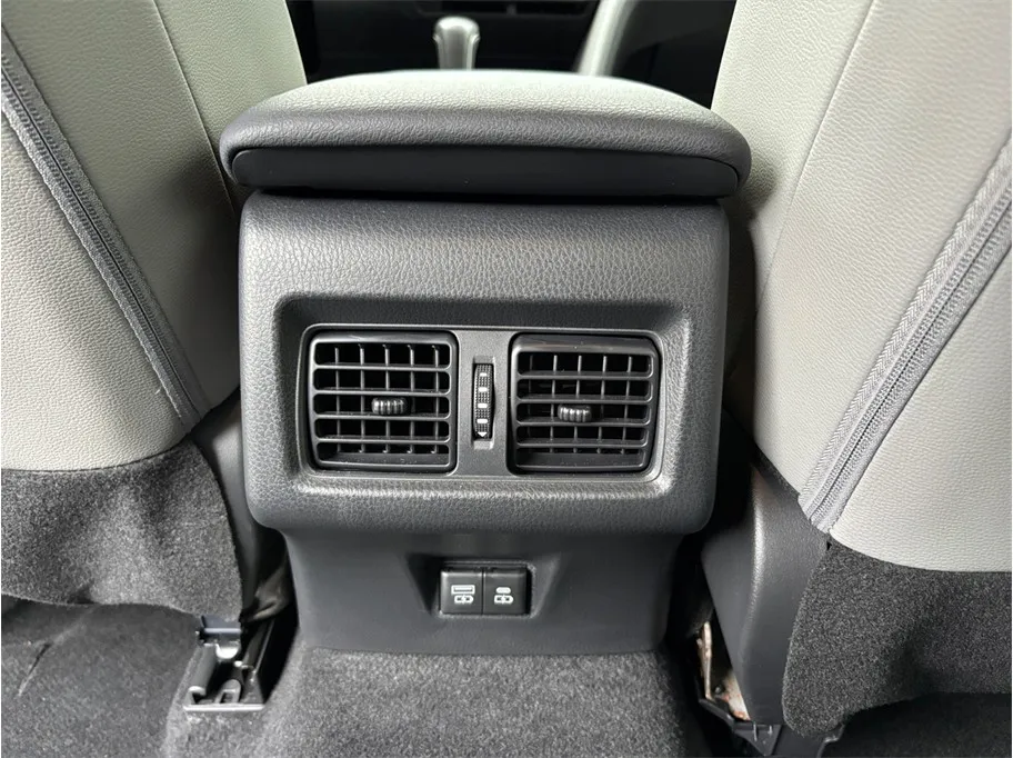 Toyota Camry photo 33