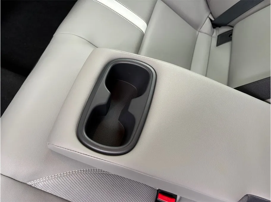 Toyota Camry photo 34