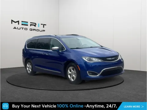 Unknown 2018 Chrysler Pacifica Hybrid Limited Minivan 4D for sale in Jacksonville, FL