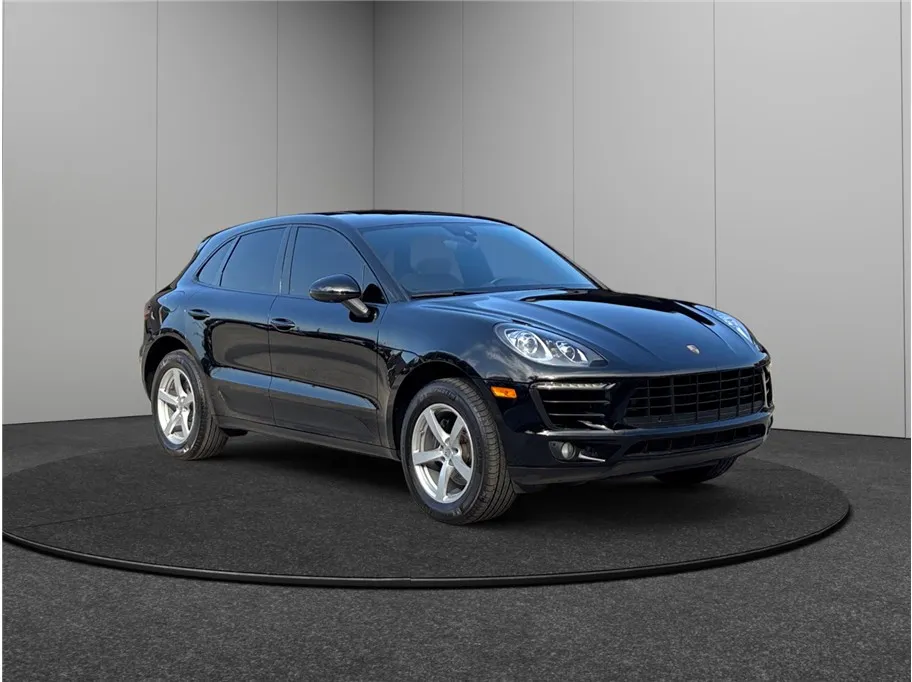 Black 2018 Porsche Macan Sport Utility 4D for sale in Jacksonville, FL