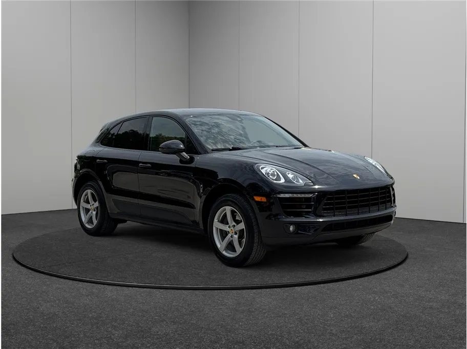 Black 2018 Porsche Macan Sport Utility 4D for sale in Jacksonville, FL